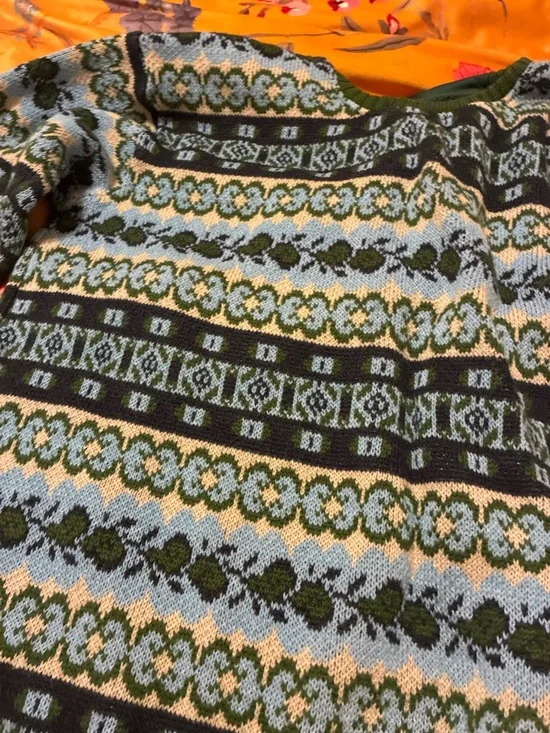 Vintage Patterned Crewneck Sweater in Light Blue, Green, Navy - Picture 1 of 2